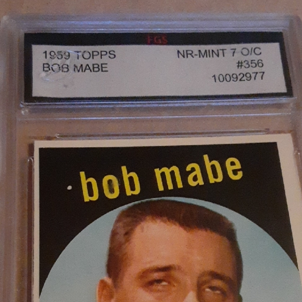 Graded Cincinnati Redlegs Bob Mabe Pitcher Baseball Card
